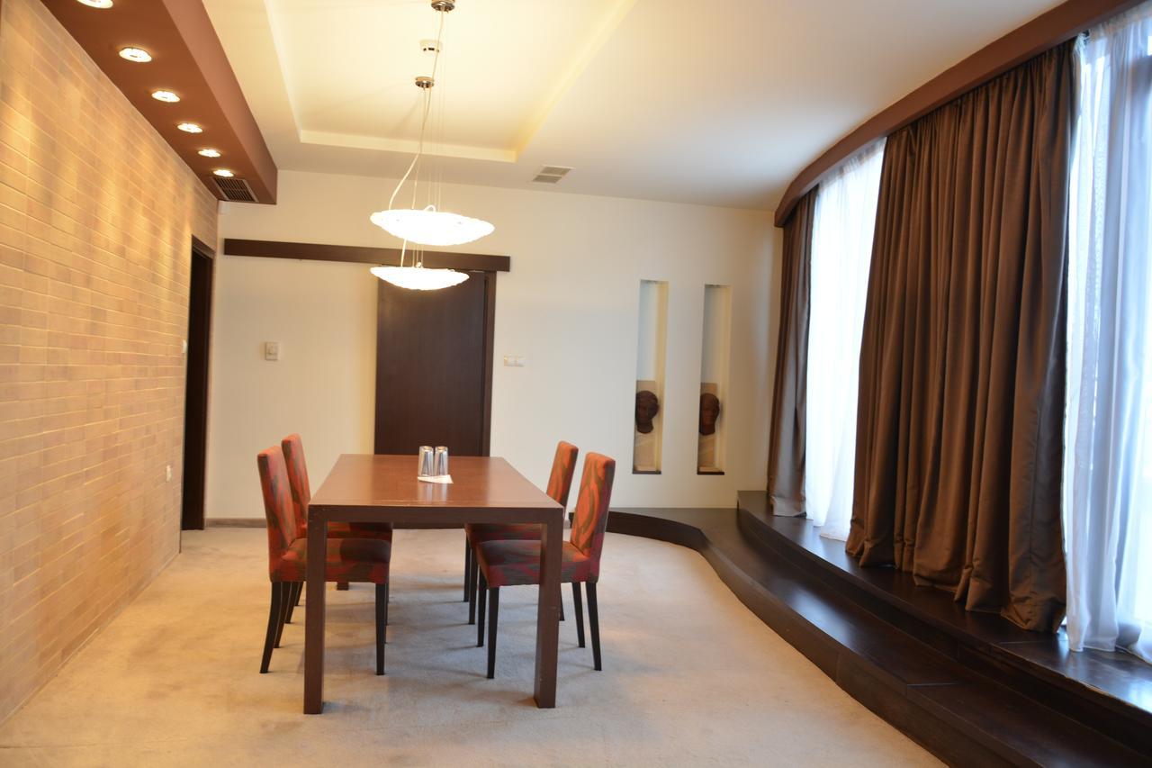 Hotel Presidivm Palace Ловеч Экстерьер фото