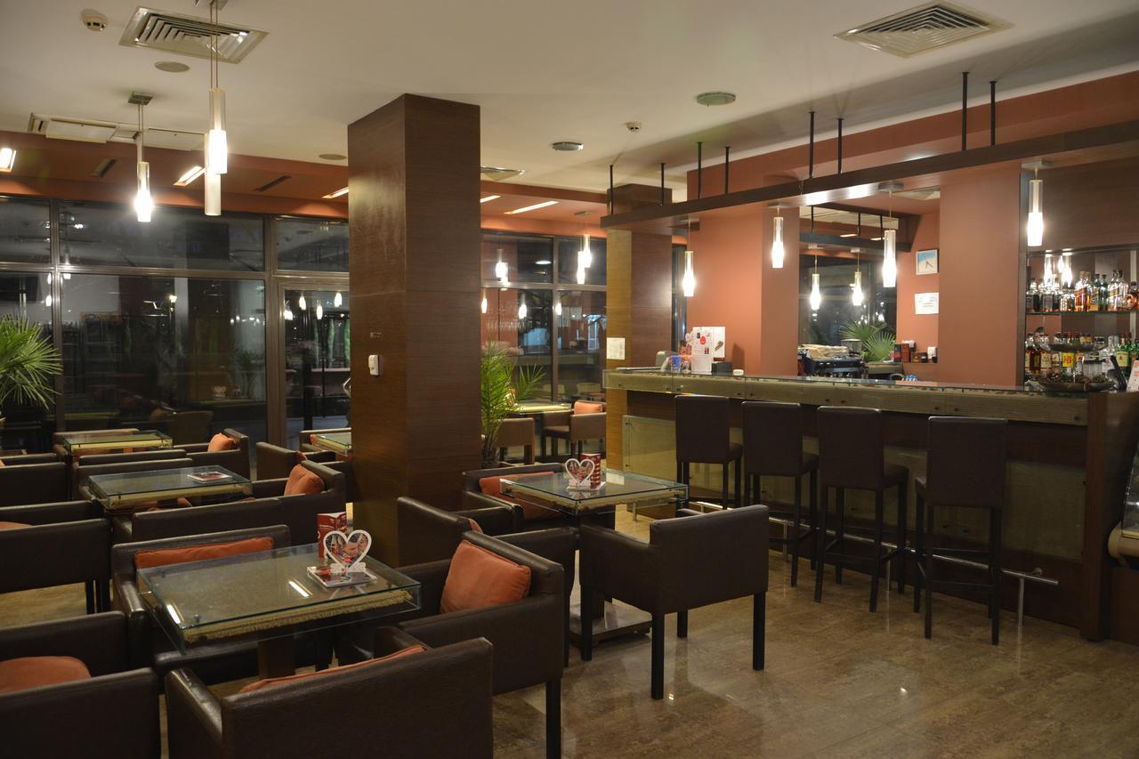 Hotel Presidivm Palace Ловеч Экстерьер фото